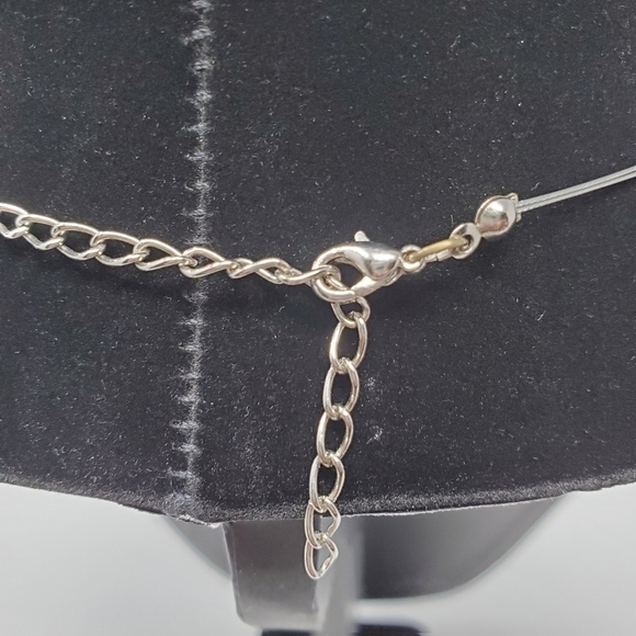 Heart Shell Necklace - Picture 2 of 8